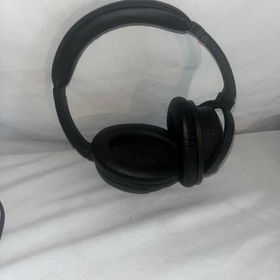 Bose Noise Canceling Headphones & Sennheiser Headphones (O-MG)