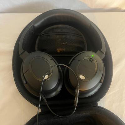 Bose Noise Canceling Headphones & Sennheiser Headphones (O-MG)