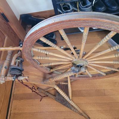 ANTIQUE spinning / carding wheel from Norway