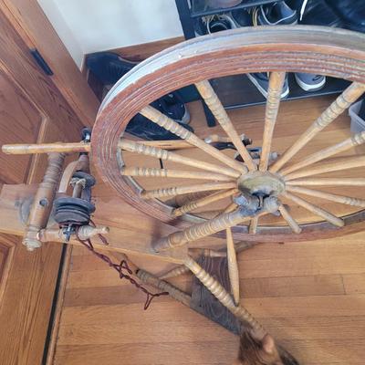 ANTIQUE spinning / carding wheel from Norway