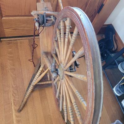 ANTIQUE spinning / carding wheel from Norway