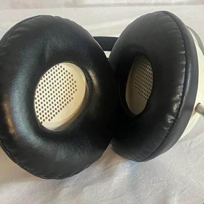 Stax Electrostatic Ear Speakers Plus Adapter (O-MG)