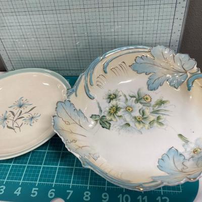 Vintage bowls, gloves and Lenox hummingbird