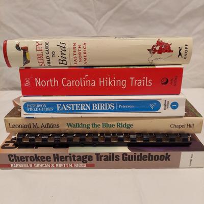National and Regional Field Guides Inc. N.C Hiking Guides (LR-BBL)