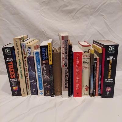 National and Regional Field Guides Inc. N.C Hiking Guides (LR-BBL)