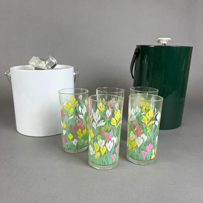 713 Vintage Ice Buckets & Floral Plastic Cups