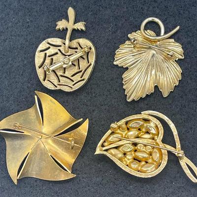 Lot of 4 Vintage Jewelry Pins in fair to good condition