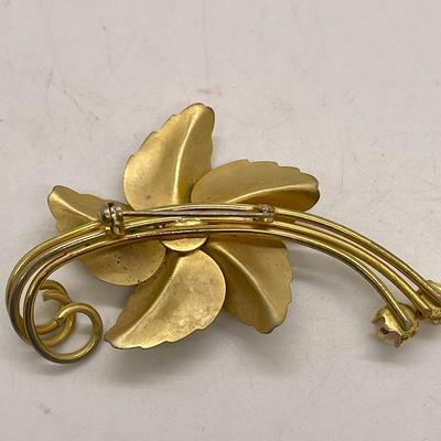 Vintage Flower Brooch Jewelry Pin