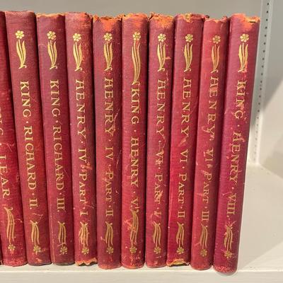 40 Classic Shakespeare Books Published 1901 (LR-SS)