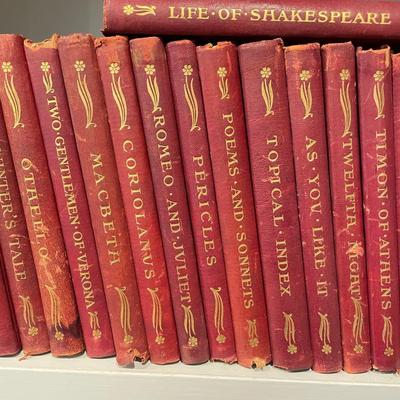 40 Classic Shakespeare Books Published 1901 (LR-SS)