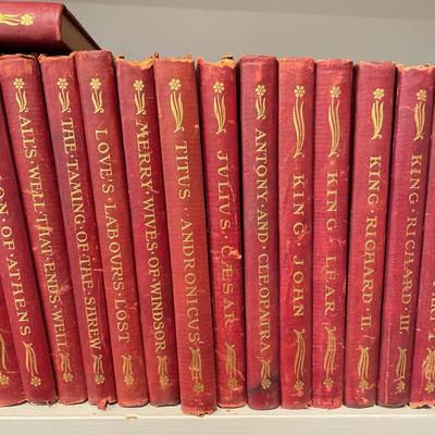 40 Classic Shakespeare Books Published 1901 (LR-SS)