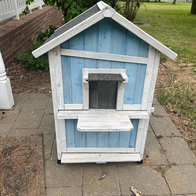 2 Story Blue Wood Cat House