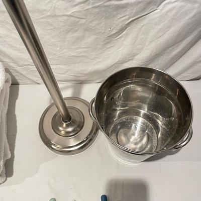 Modern Bathroom Necessities (DR-SS)