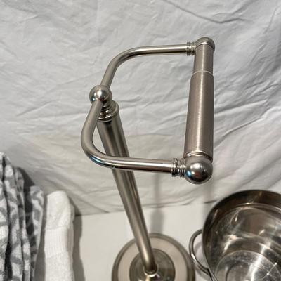 Modern Bathroom Necessities (DR-SS)