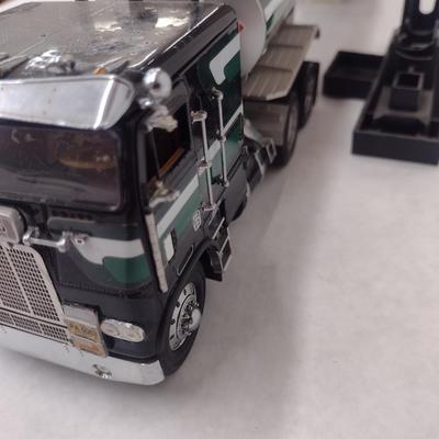 1979 Freightliner Tractor and Tanker Trailer Die Cast Model (#55)