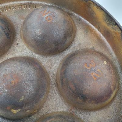Griswold 9" Cast Iron Egg Pan With Handle