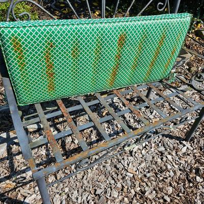 Wrought Iron Garden Bench w/Cushion (OY-JS)