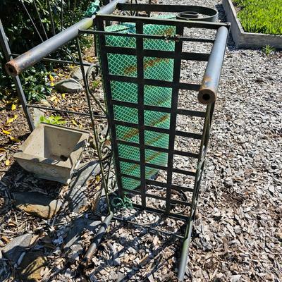 Wrought Iron Garden Bench w/Cushion (OY-JS)