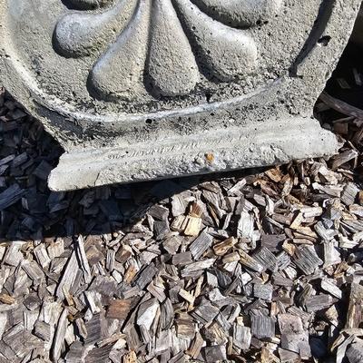 Pair of Concrete Garden Planters (OY-JS)