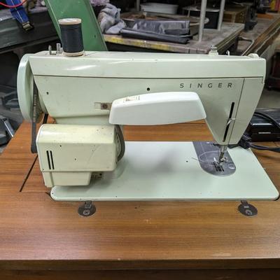 Vintage Singer Fashion Mate 257 Sewing Desk