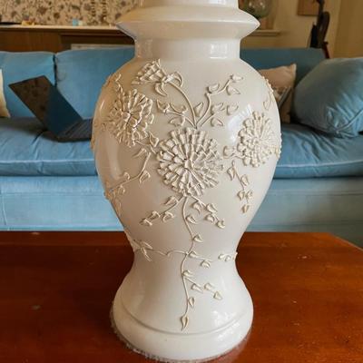 Vintage Pair of White Icing Flower Table lamps
