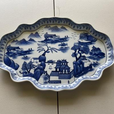 Vintage Bombay Blue and White Asian Scene plate