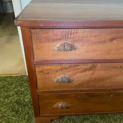 Antique Dresser / Chest of Drawers
