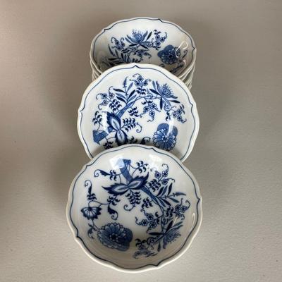 Set of 8 Blue Vintage Danube Dessert / Sherbert Bowls
