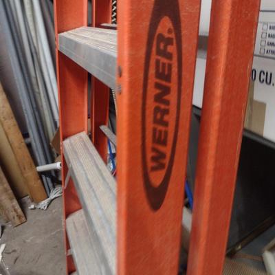 Werner Fiberglass Ladder- 8 Feet- 375 Lb Duty Rating