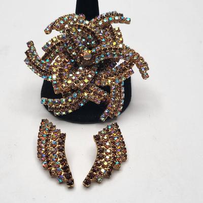 Impressive Vintage Pinwheel Brooch & Clip Earrings