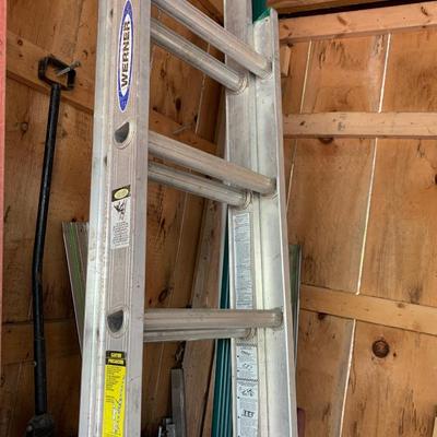 16 Foot Werner Aluminum Extension Ladder w/Leveler