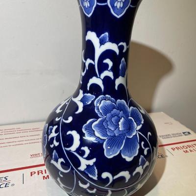 Vintage 20th Century Chinese Porcelain Vase 12" Tall in Very Good Condition as Pictured.