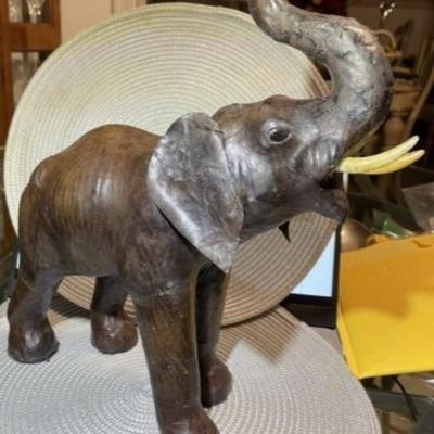 Vintage 14" x 14.25" Leather Elephant Figurine Home Decor Pre-owned from an Estate in Good Condition.