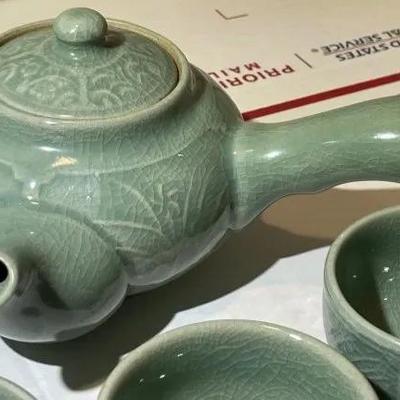 Vintage Korean Celadon Porcelain 6-Piece Tea Set Teapot & 5 Cups as Pictured.