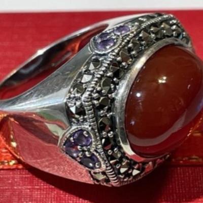 Vintage Marcasite Sterling Silver Cabochon Carnelian Ring Size-6 w/Amethyst Accent Stones in VG Preowned Condition.