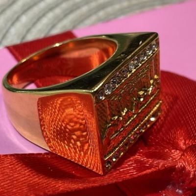 Men's Last Supper/Religious Ring Size-10 in New Never Worn Gold-Plated Over Brass/ Stainless Composition.