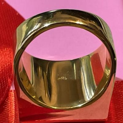 Men's Last Supper/Religious Ring Size-10 in New Never Worn Gold-Plated Over Brass/ Stainless Composition.