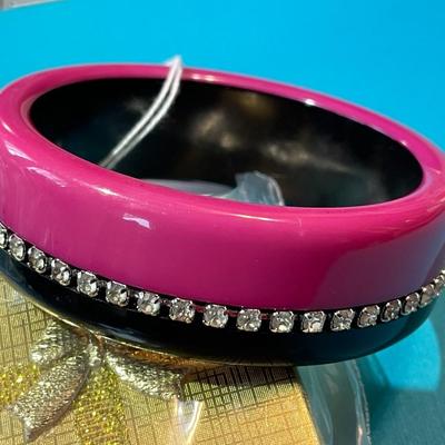 Vintage Lucite/Composite CZ Bangle Bracelet 7/8" Wide in like New Preowned Condition as Pictured.
