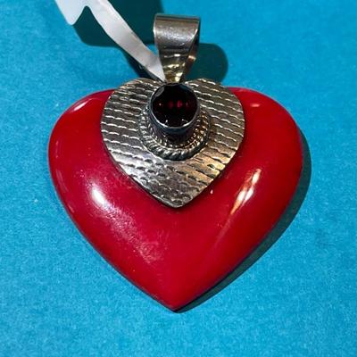 Vintage Sterling Silver Designer Fashion Coral Heart Pendant w/Amethyst Stone in VG Preowned Condition as Pictured.