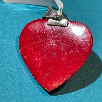 Vintage Sterling Silver Designer Fashion Coral Heart Pendant w/Amethyst Stone in VG Preowned Condition as Pictured.