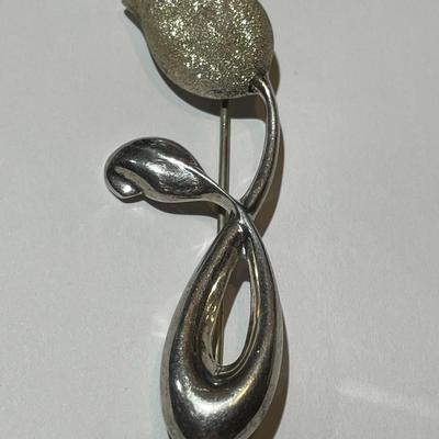 Vintage Estate .925 Sterling Silver Flower Pin/Brooch in Good Preowned Condition.