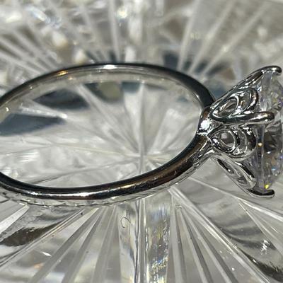 Vintage Estate .925 Sterling Silver Size 9 CZ Engagement Ring in VG Preowned Condition.