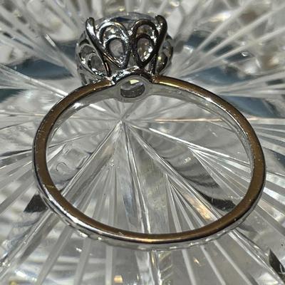 Vintage Estate .925 Sterling Silver Size 9 CZ Engagement Ring in VG Preowned Condition.