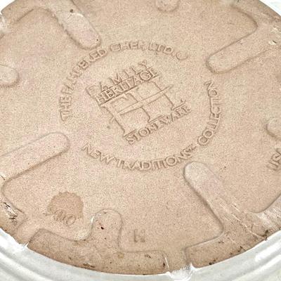 Pampered Chef Family Heritage Stoneware Scalloped Pie Plate - New Traditions Collection - USA