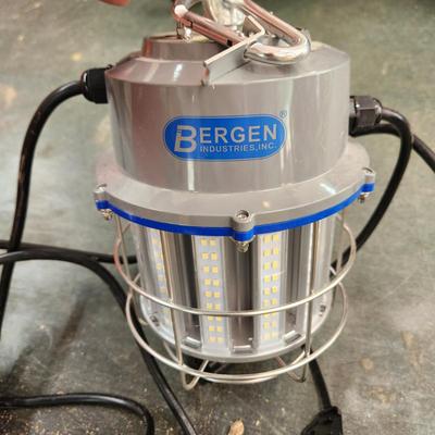 Bergen K4-60 High Bay Work Light 60W LED w Power outlet
