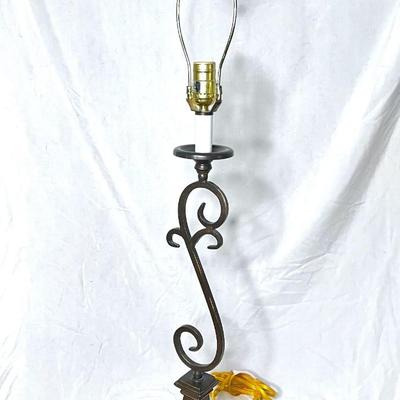 Metal Scroll Design Table Lamp