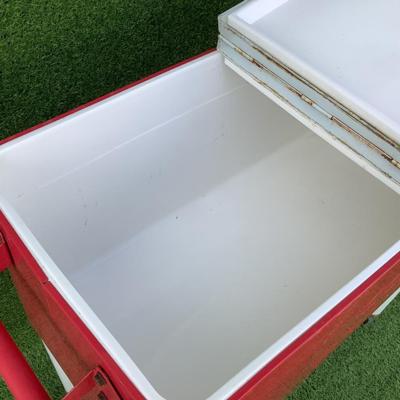 100 Metal Outdoor Cold Drink Cooler on Wheels