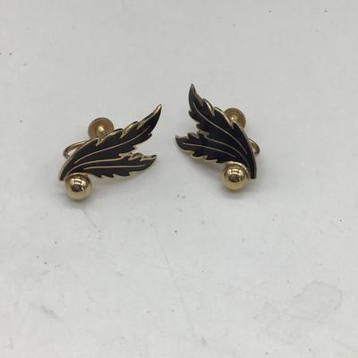 Vintage black leaf clip on earrings