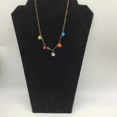 Colorful beaded flowers necklace