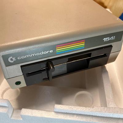 Lot Vintage Electronics - Commodore, IBM, Jensen